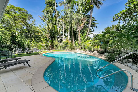 Seascape Holiday-Tropical Reef Apartment - Surfers Gold Coast 1