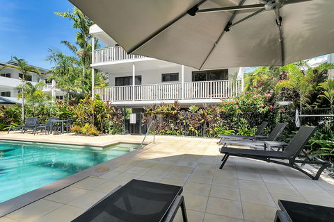 Seascape Holiday-Tropical Reef Apartment - Surfers Gold Coast 2