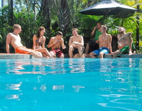 Dougies Backpackers - Surfers Gold Coast 1