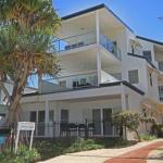 Unit 2 Beach Gallery 9 Andrew Street Point Arkwright 500 BOND LINEN SUPPLIED - Surfers Gold Coast 0