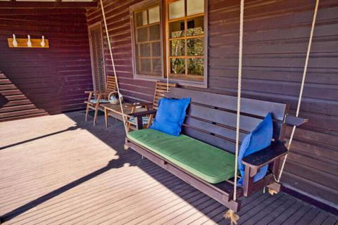 Minimbah Farm Cottages Family Farmstay Choose From 2 & 3 Bedroom Cottages & 6 Bedroom House - Surfers Gold Coast 7