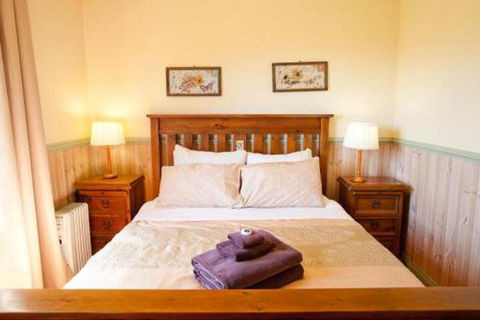 Minimbah Farm Cottages Family Farmstay Choose From 2 & 3 Bedroom Cottages & 6 Bedroom House - Surfers Gold Coast 4