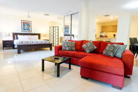 Luxury 1 Bed Apartment New King Bed & Bath - Surfers Gold Coast 0
