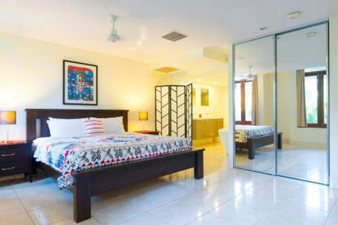 Luxury 1 Bed Apartment New King Bed & Bath - Surfers Gold Coast 4