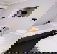 The Australian Hotel Motel Yass - Surfers Gold Coast