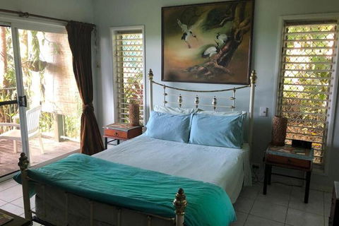 Mission Beach Escape BnB - Surfers Gold Coast 2