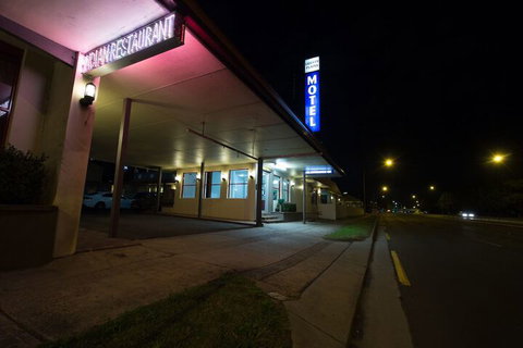 Liberty Plains Motor Inn - Surfers Gold Coast 1