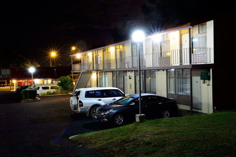 Liberty Plains Motor Inn - Surfers Gold Coast 2