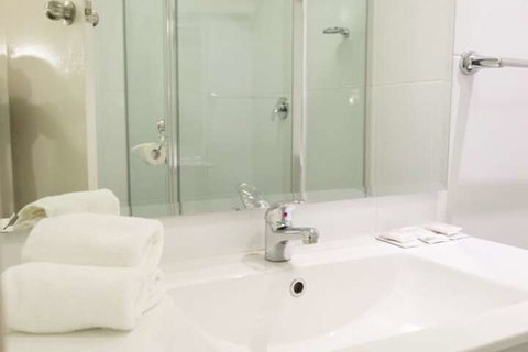 Liberty Plains Motor Inn - Surfers Gold Coast 5