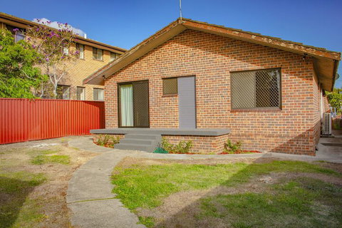 Liberty Plains Motor Inn - Surfers Gold Coast 4