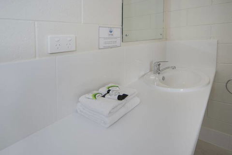 Victor Harbor City Inn - Surfers Gold Coast 7