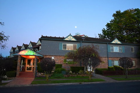 Grand Country Lodge Motel - Surfers Gold Coast 4