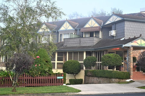 Grand Country Lodge Motel - Surfers Gold Coast 1