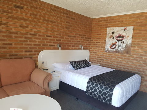 Cousins Motor Inn - Surfers Gold Coast 3