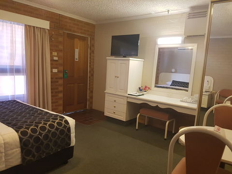 Cousins Motor Inn - Surfers Gold Coast 4