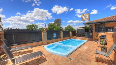 Cousins Motor Inn - Surfers Gold Coast 0