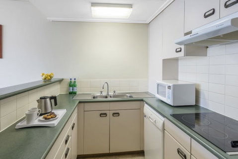 Waldorf Sydney Serviced Apartments - Surfers Gold Coast 6