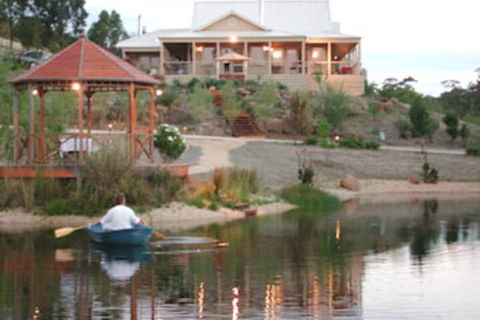 Blue Cliffs Retreat - Surfers Gold Coast 0
