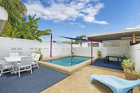 Townsville Holiday Apartments - Surfers Gold Coast 1