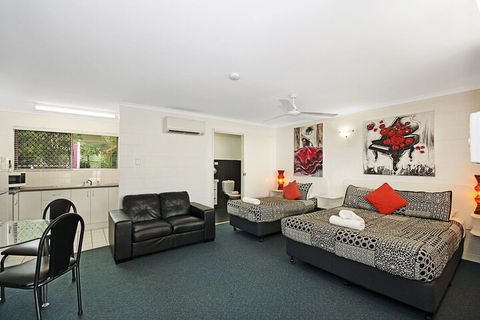 Townsville Holiday Apartments - Surfers Gold Coast 3