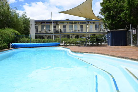 Canberra Short Term And Holiday Accommodation - Surfers Gold Coast 2