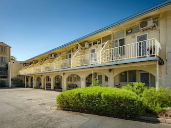 Canberra Short Term And Holiday Accommodation - Surfers Gold Coast 1