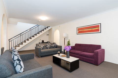 Eastwood Furnished Apartments - Surfers Gold Coast 5