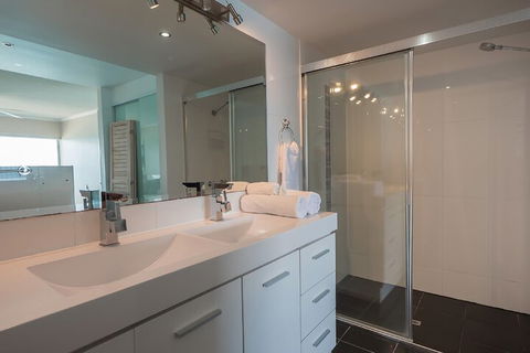 Pacific Plaza Apartments - Surfers Gold Coast 6