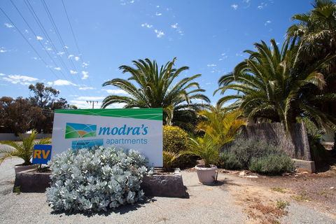 Modra's Apartments - Surfers Gold Coast 1