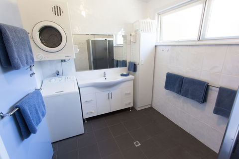 Modra's Apartments - Surfers Gold Coast 4