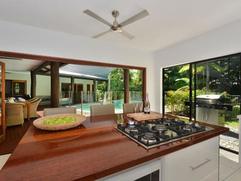 8 At Sands - Surfers Gold Coast 1