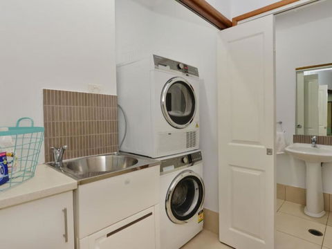8 At Sands - Surfers Gold Coast 2