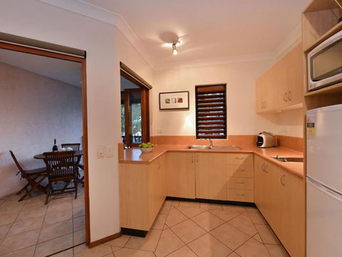 Balinese Style Studio - Surfers Gold Coast 1