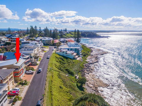 Avalon 1 Overlooking Beautiful Convent Beach - Surfers Gold Coast 5