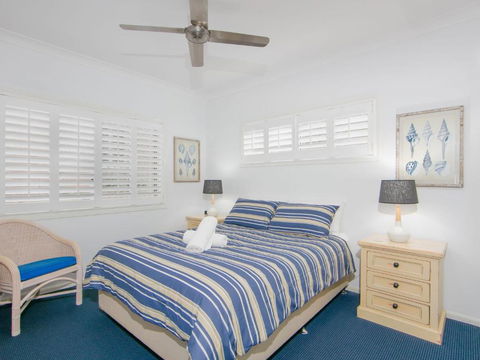 Avalon 1 Overlooking Beautiful Convent Beach - Surfers Gold Coast 1