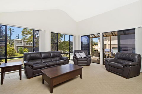Amara 6 Wesley Avenue - Surfers Gold Coast 2