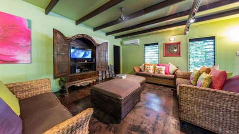 CELADON Holiday House - Surfers Gold Coast 1