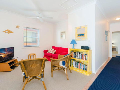 Avalon 4 Right Across The Road From Convent Beach Uninterrupted Views - Surfers Gold Coast 6