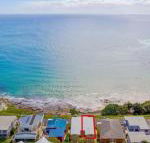Avalon 4 right across the road from convent beach uninterrupted views