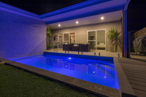 Sols Place Boutique Pool Villas - Surfers Gold Coast 3