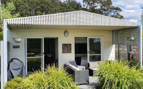 Goat Island Bungalow - Surfers Gold Coast 6