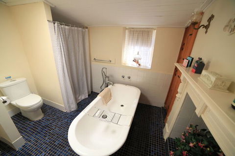 Miss Mabel Cottage - Adults Only - Surfers Gold Coast 3