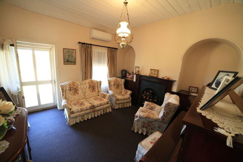 Miss Mabel Cottage - Adults Only - Surfers Gold Coast 6
