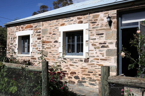 Griffiths Cottage - Surfers Gold Coast 1