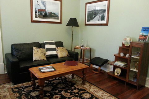 Burra Railway Station Bed & Breakfast - Surfers Gold Coast 4
