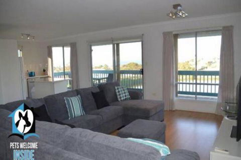 Beautiful Sea & Lake - Surfers Gold Coast 6