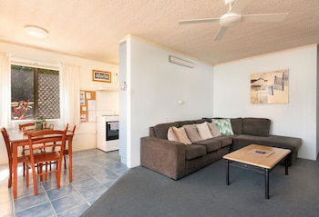 Yamba Towers 2 - Surfers Gold Coast 6