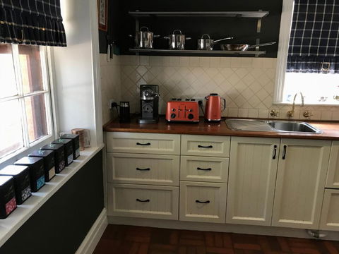 Kit Kat Cottage Heritage Accommodation Burra - Surfers Gold Coast 6