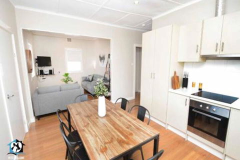 Just Renovated 2BR Cottage In Heart Of Wentworth - Surfers Gold Coast 4