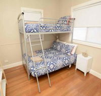 Just Renovated 2BR Cottage in Heart of Wentworth - Surfers Gold Coast
